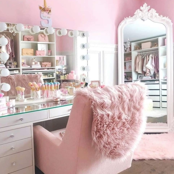 Meet your Posher, Isa - Picture 1 of 3